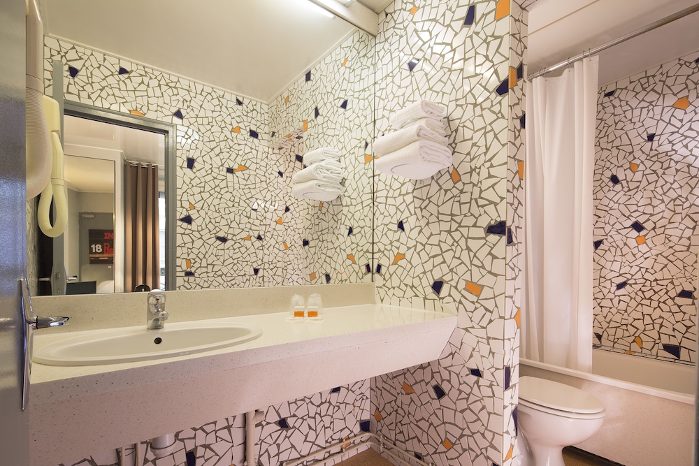 Le Petit Oberkampf Hotel and Spa 7/56