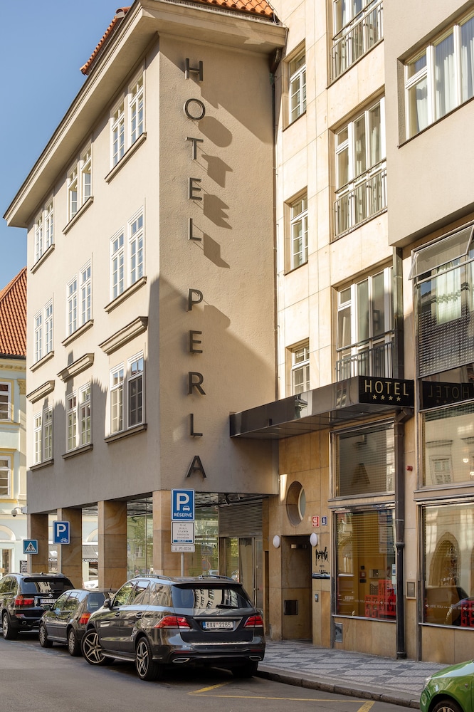 Perla Hotel 49/53