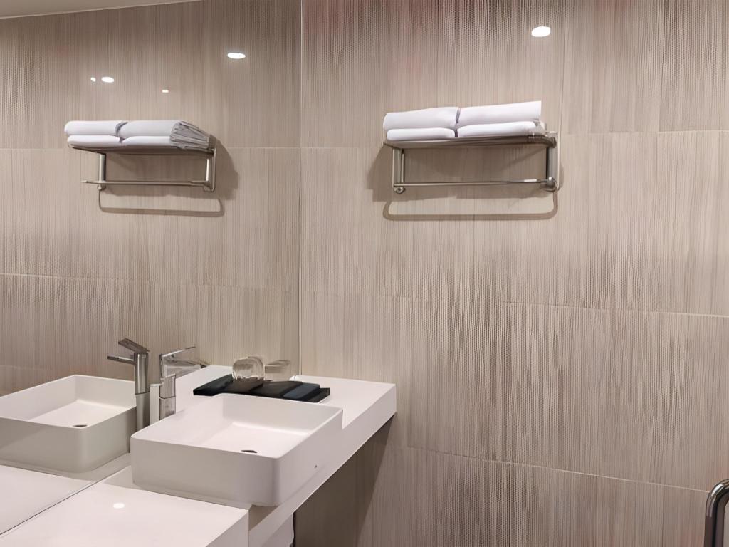 Shakti Hotel Jakarta 21/23