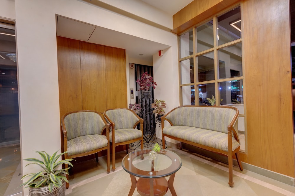 The Beacon Hotel Vadodara 21/30