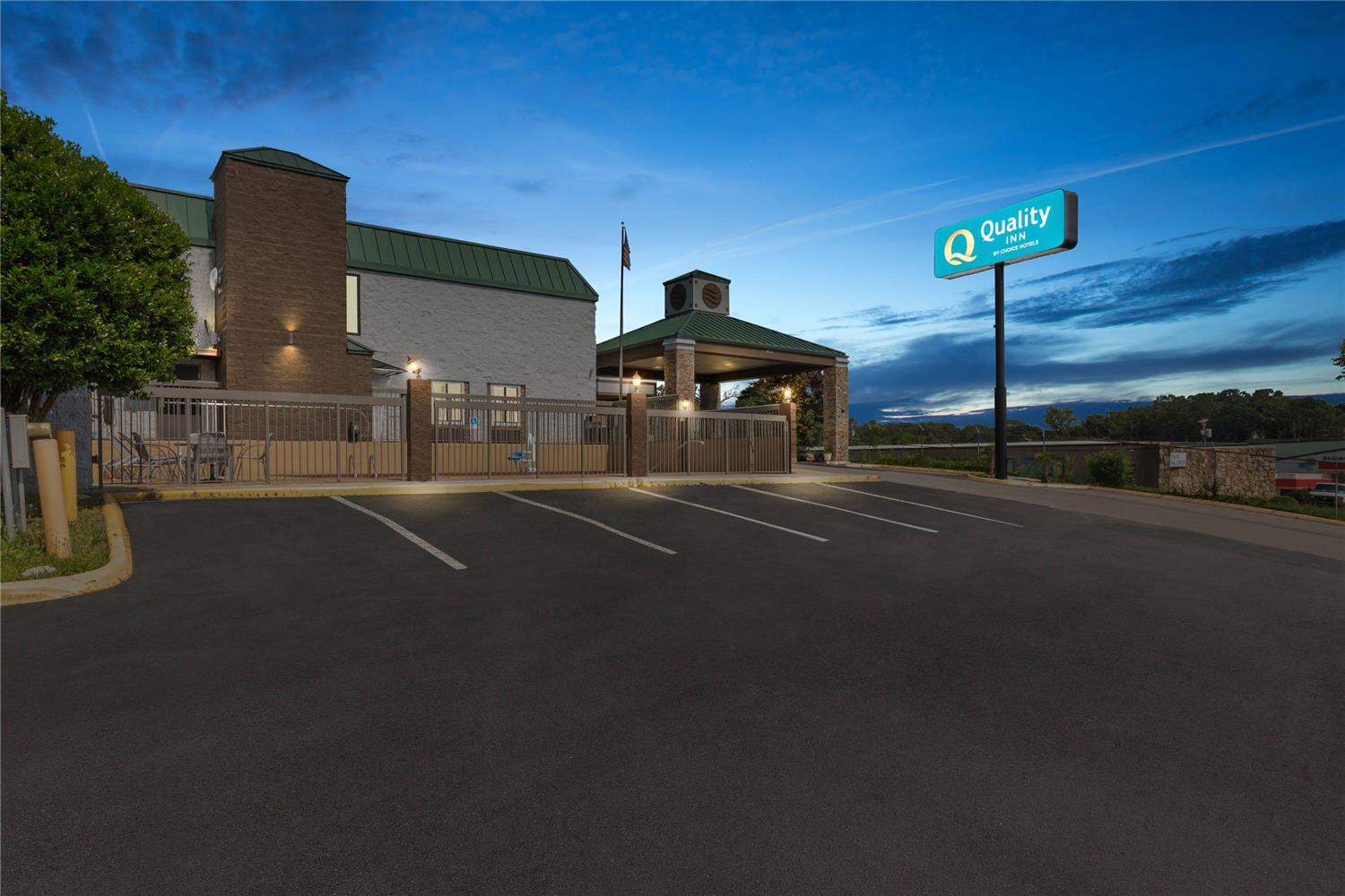Quality Inn Hixson-Chattanooga 24/26