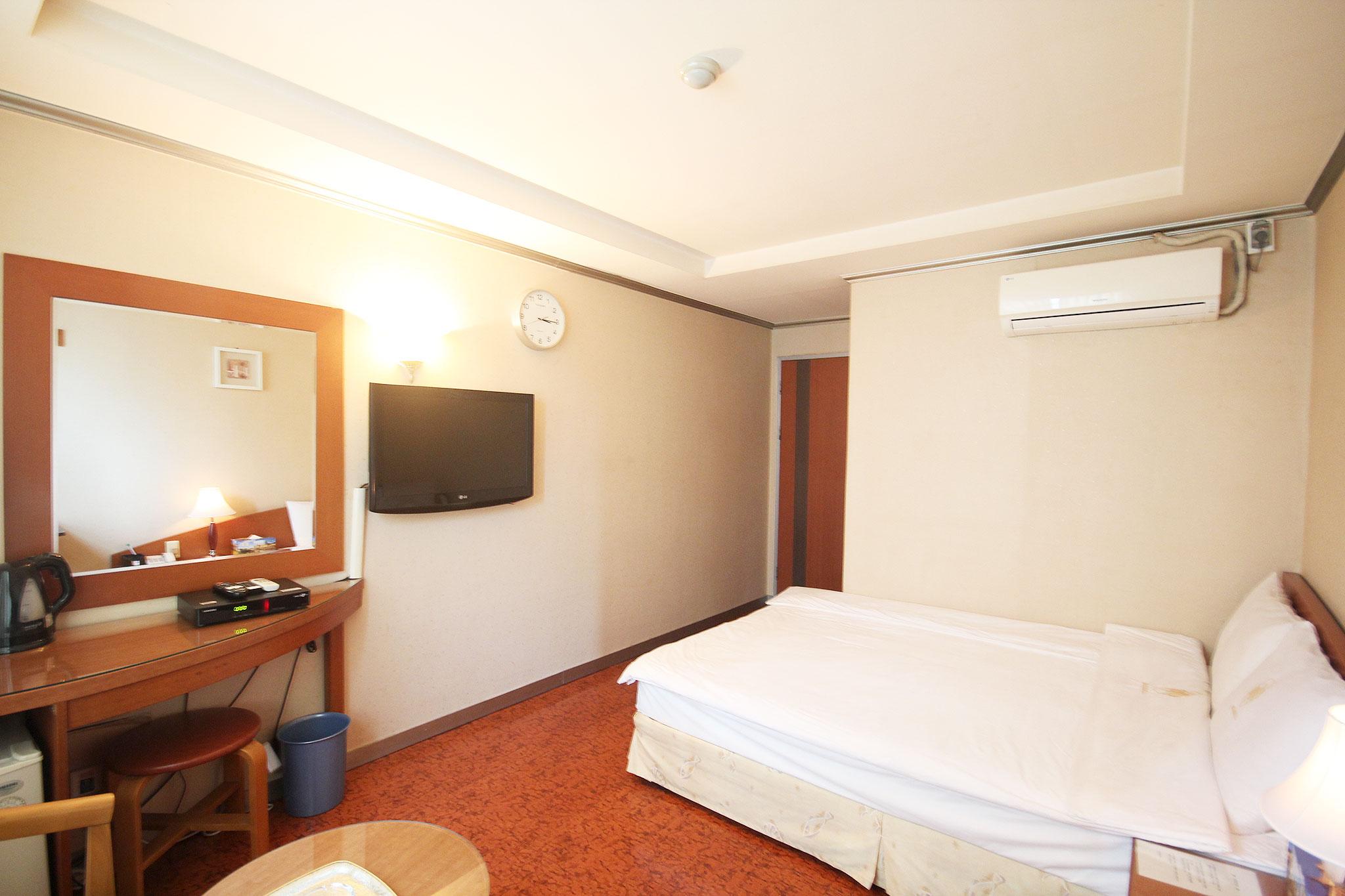 Mirabell Motel 27/80