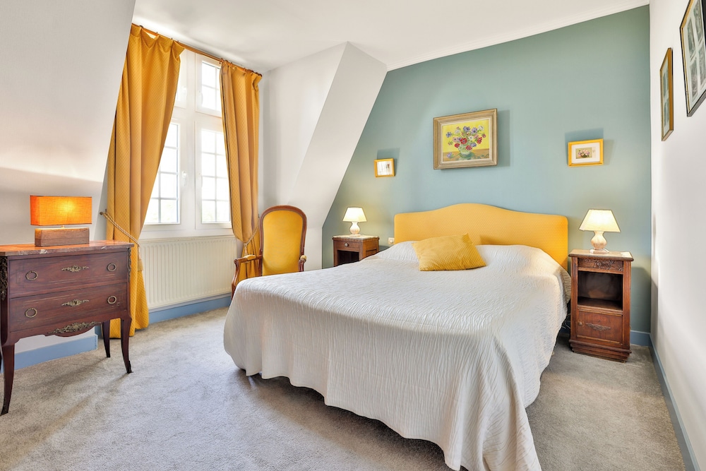 CHATEAU DE LA COTE 4/50