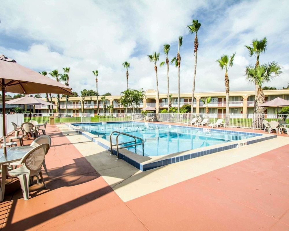 ISLAND HOTEL of Space Coast 8/46