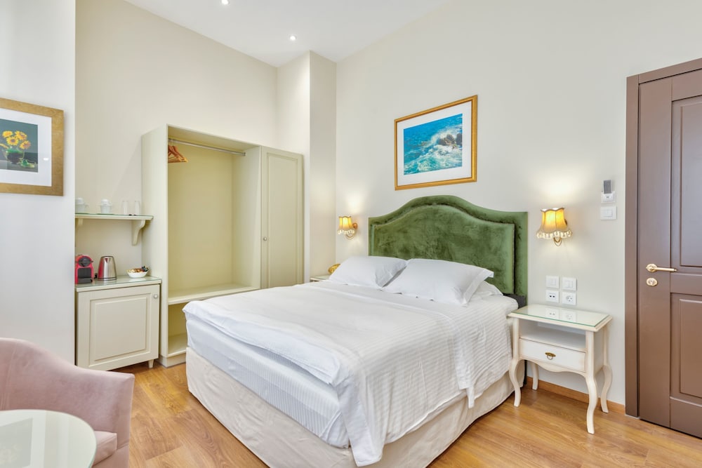 1844 Suites 23/61