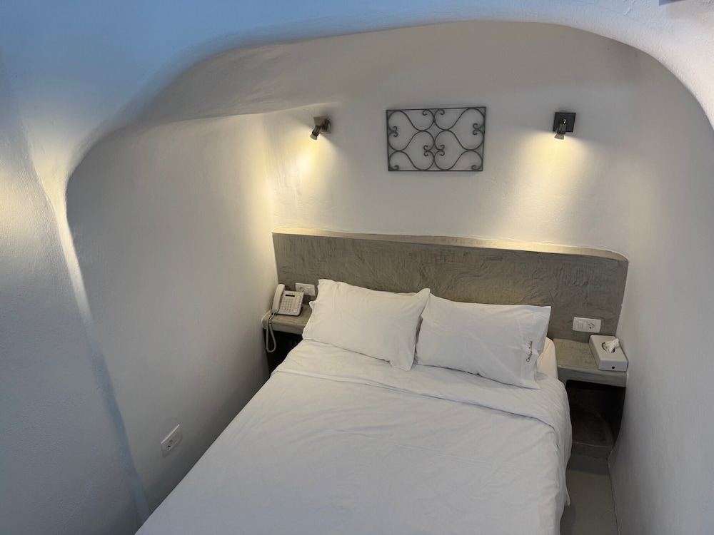 Theodora Suites - Adults Only 8/48
