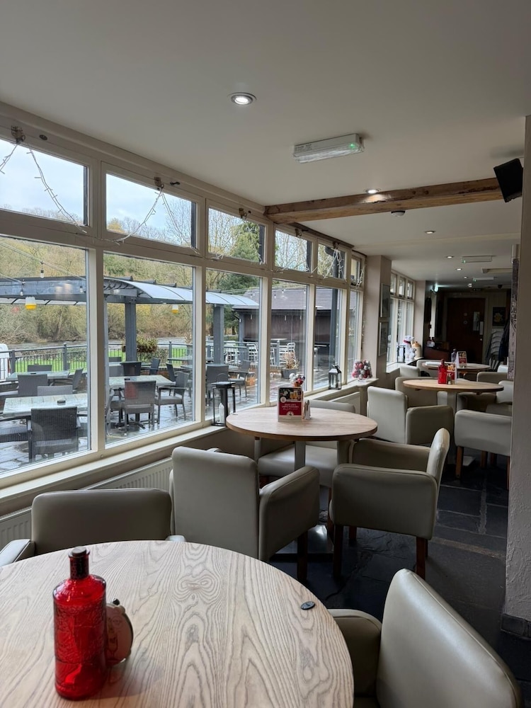 Half Moon Jackfield 28/46