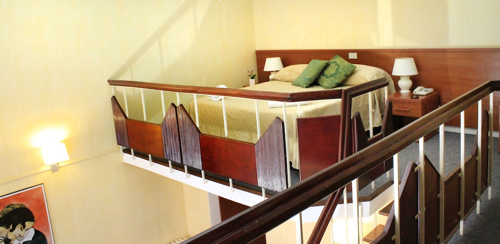Hotel Villa Delle Rose 72/78
