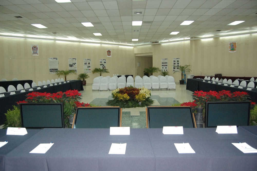 Hotel Real de Minas San Luis Potosi 36/46