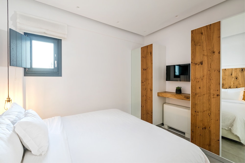 Portes Mykonos Suites And Villas 10/77