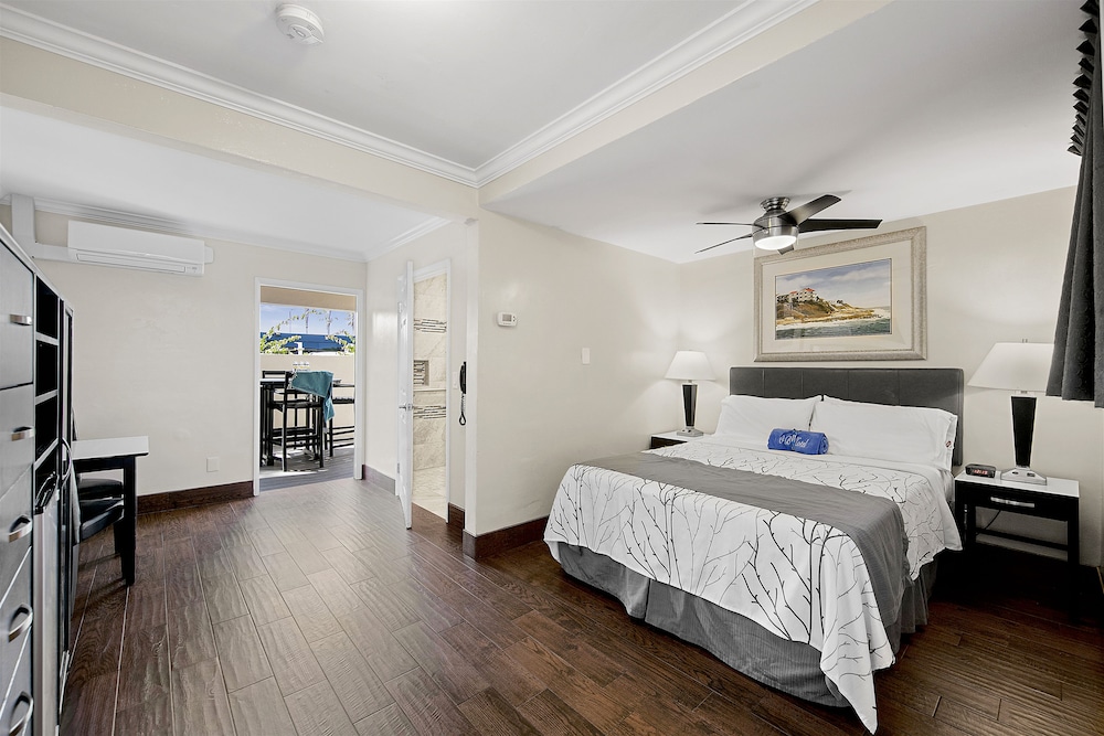 ROOM, QUEEN BED, COURTSIDE, PET FRIENDLY