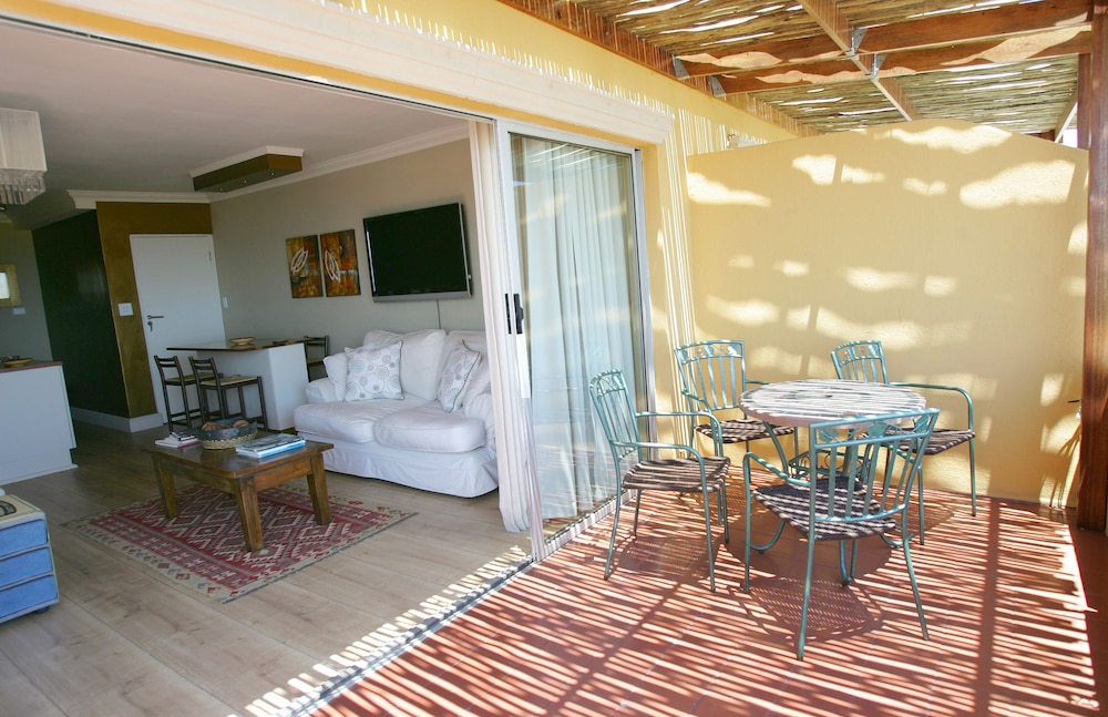 Dolphin Inn Guest House 53/74