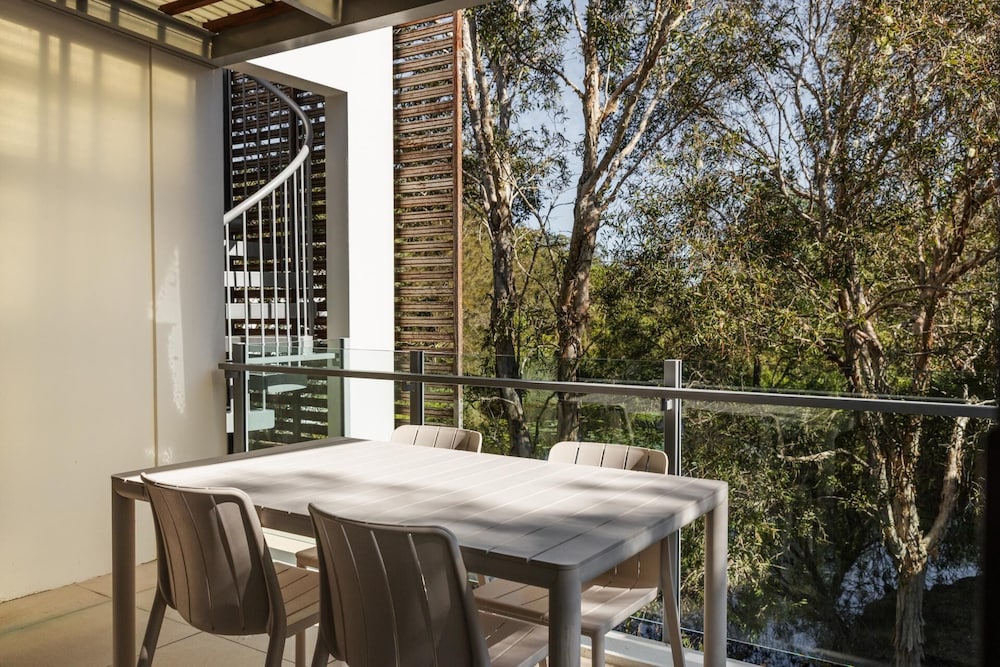 RACV NOOSA RESORT 54/74