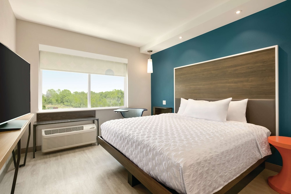 Room, King Bed, Bathtub