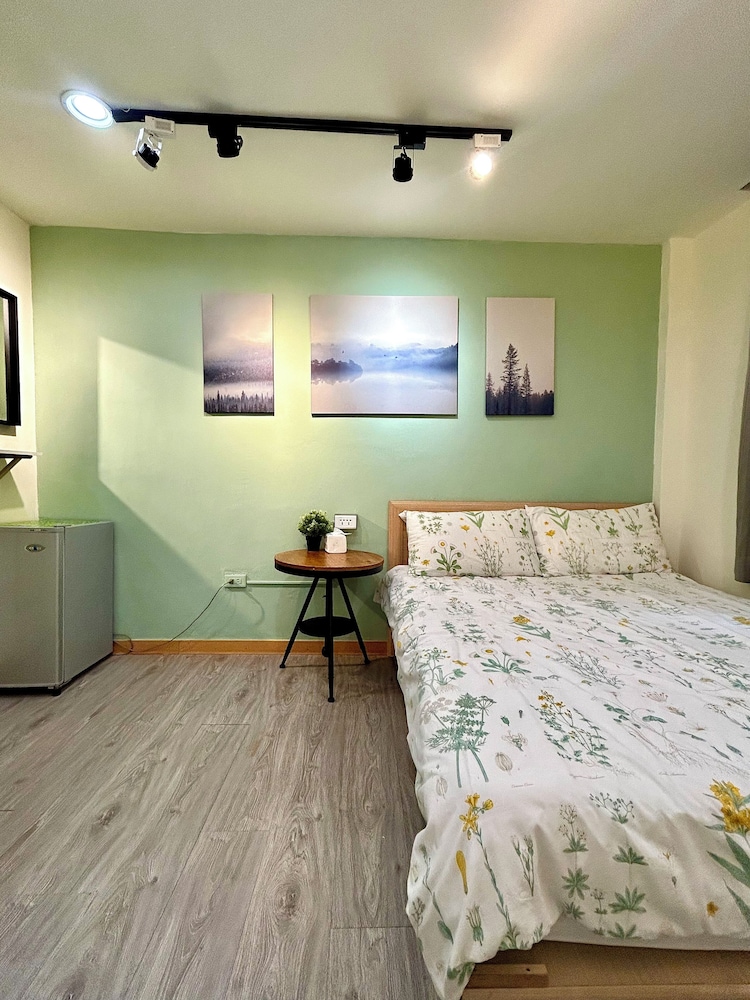 Ximen Triple Tiger Hostel 16/50