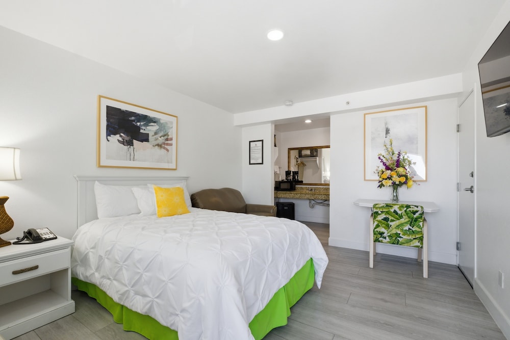 Loma Linda Inn. 16/54