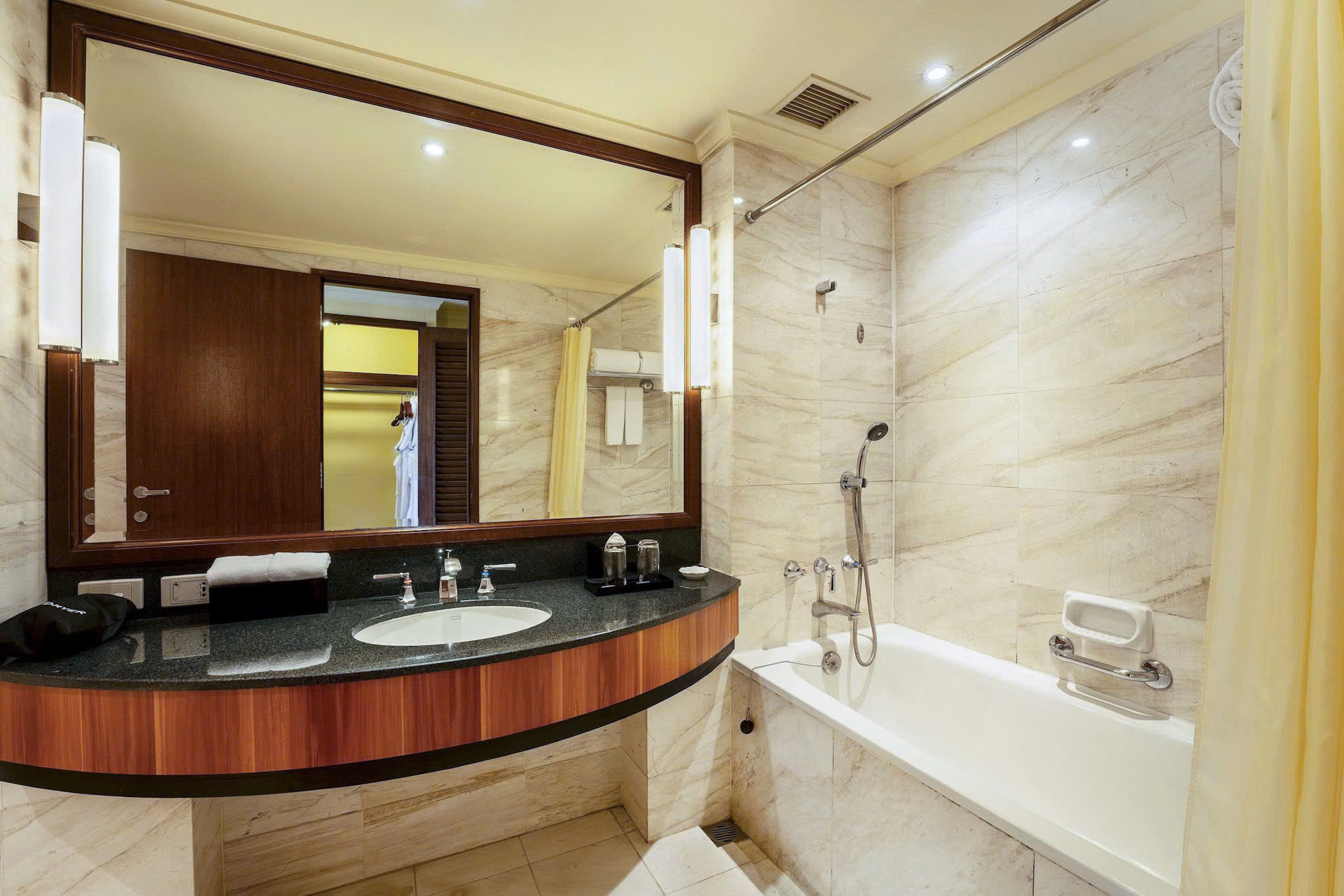 Deluxe, Double or Twin Bed, Hotel Du Parc Hanoi 6/6