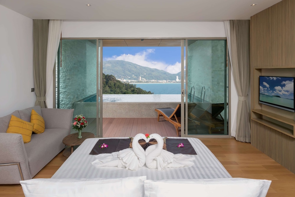 POOL, SUITE, OCEAN VIEW
