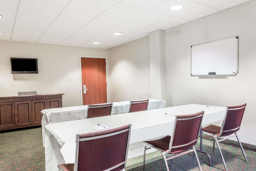 Microtel Inn Suites By Wyndham Marianna 21/23