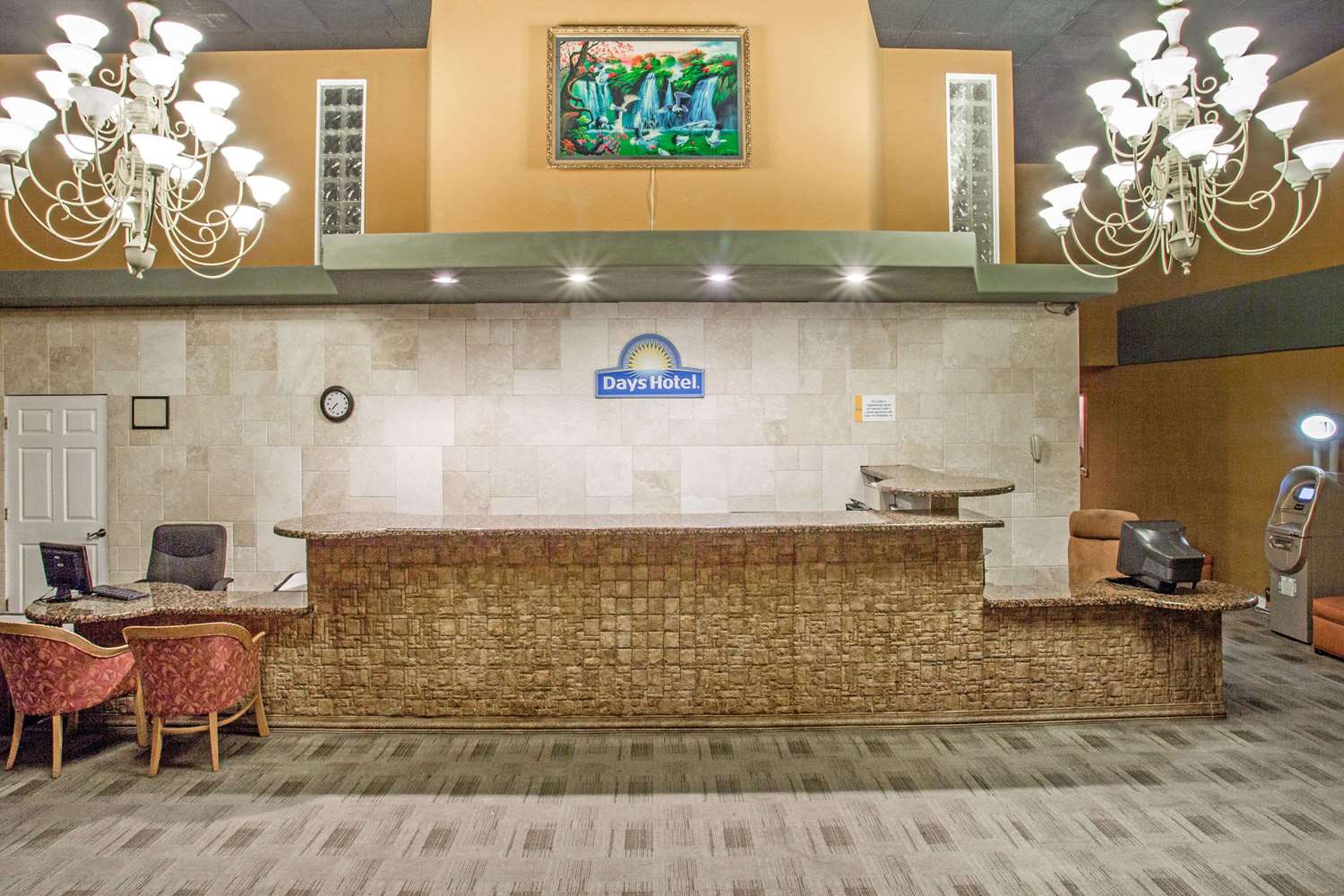 Days Hotel By Wyndham Peoria Glendale Area 3/24