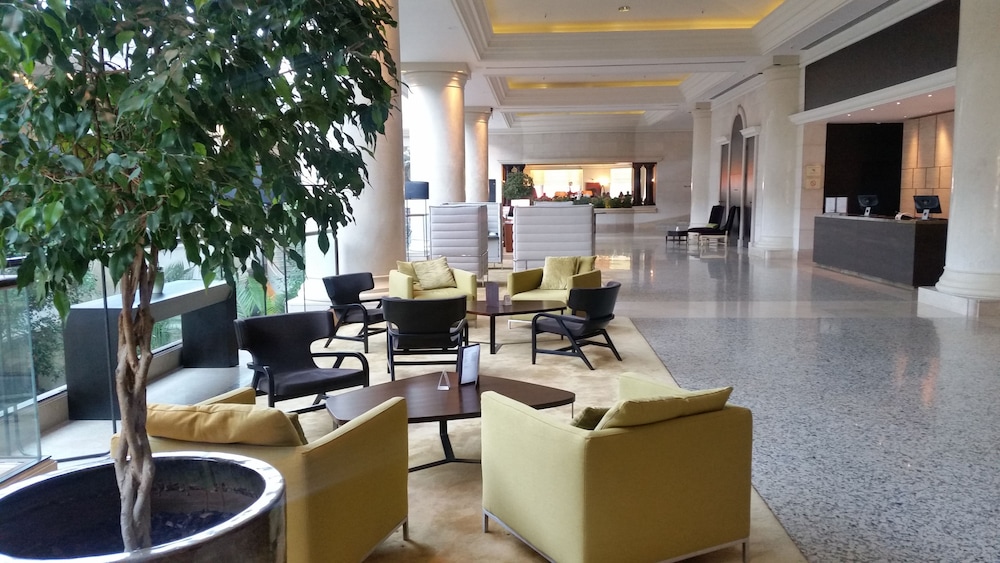 HYATT REGENCY BELGRADE 66/76