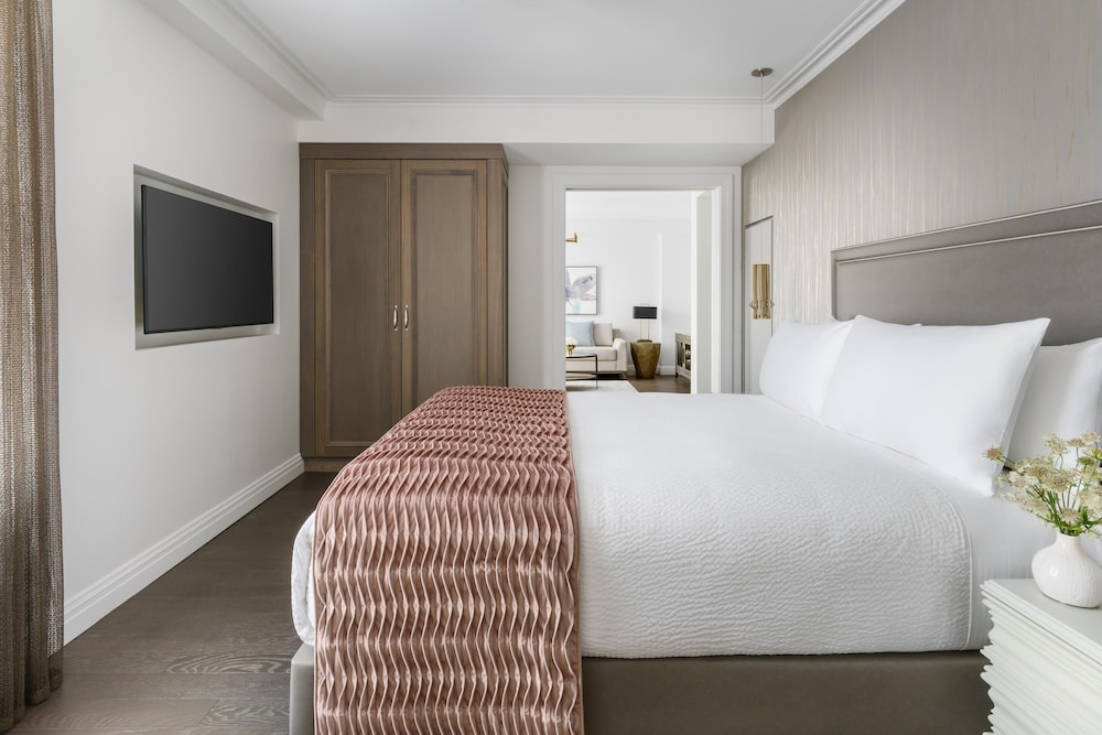 1 BEDROOM, SUITE, QUEEN BED