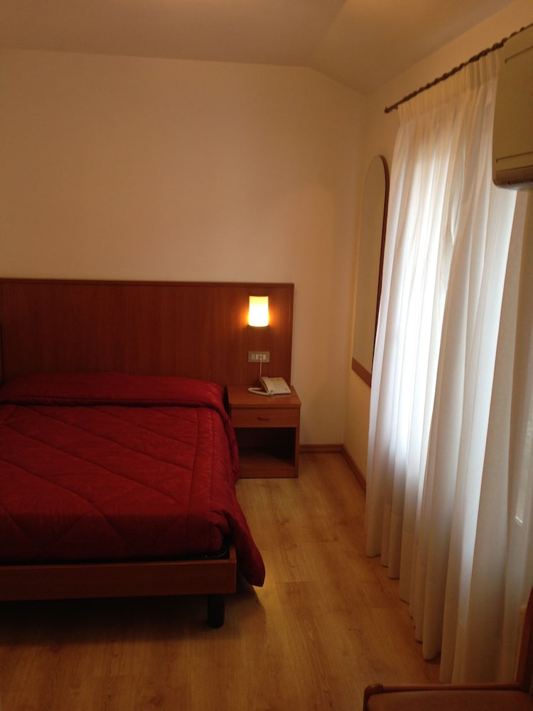 Hotel Caprera 14/23
