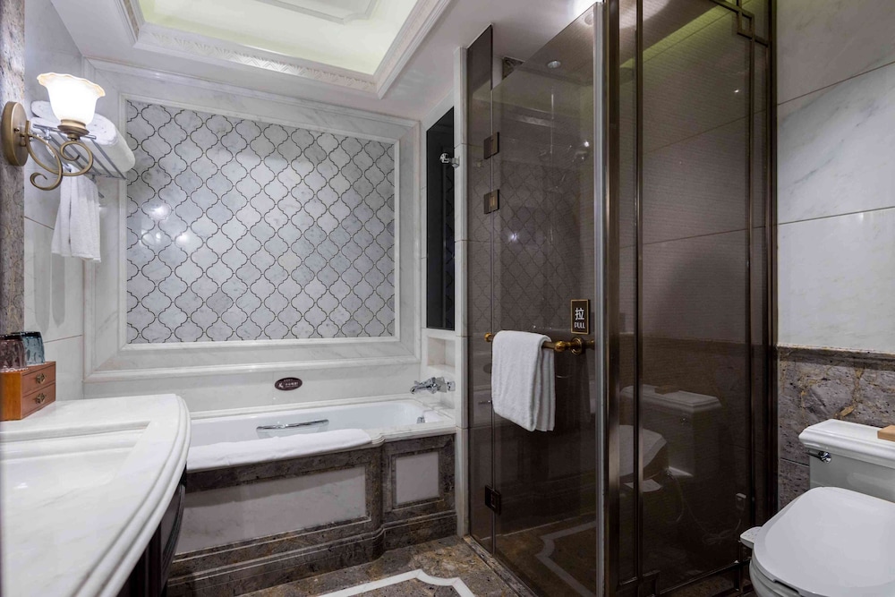 Shanghai Donghu Hotel 62/62