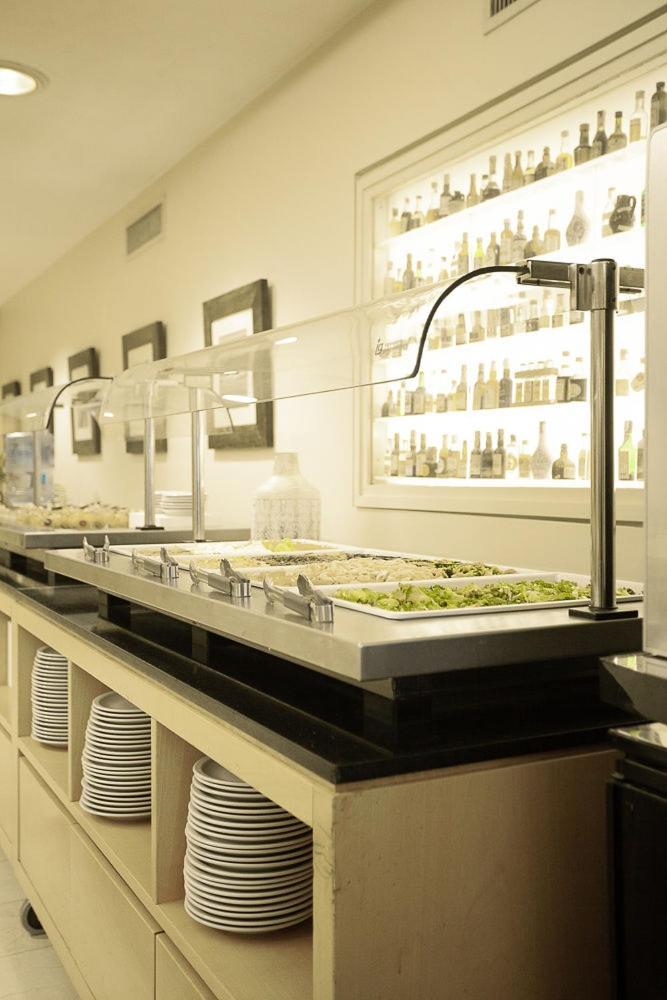 Austral Express Hotel 2/49
