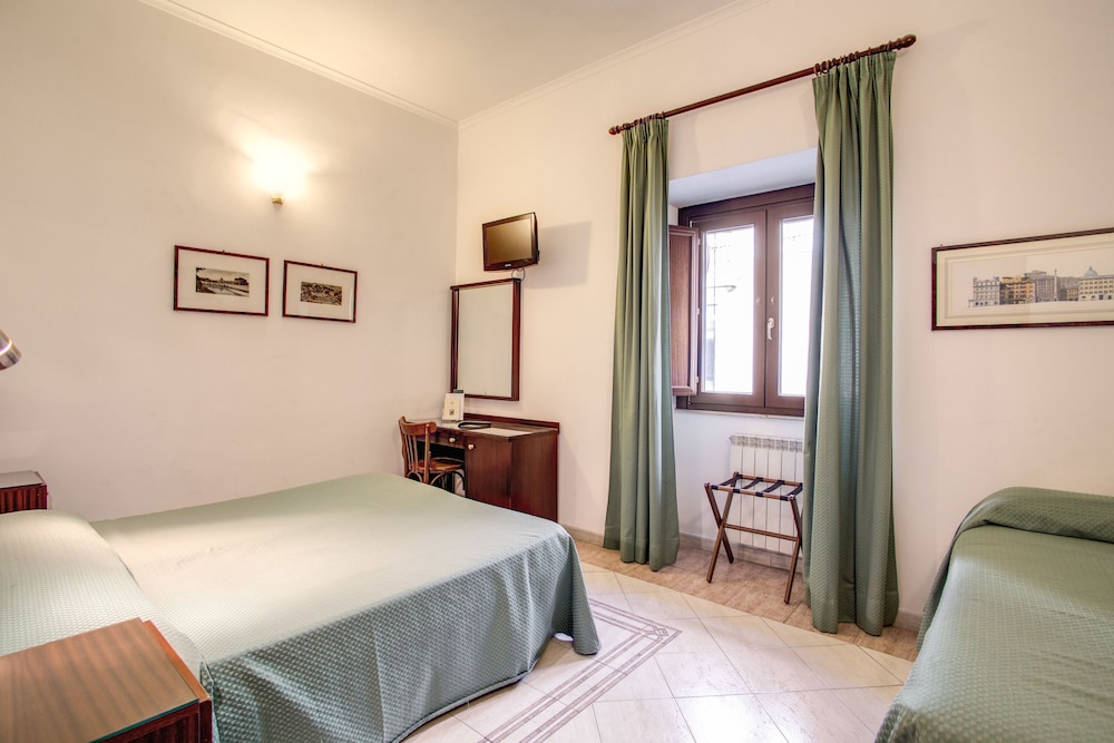 Hotel Primavera 17/64