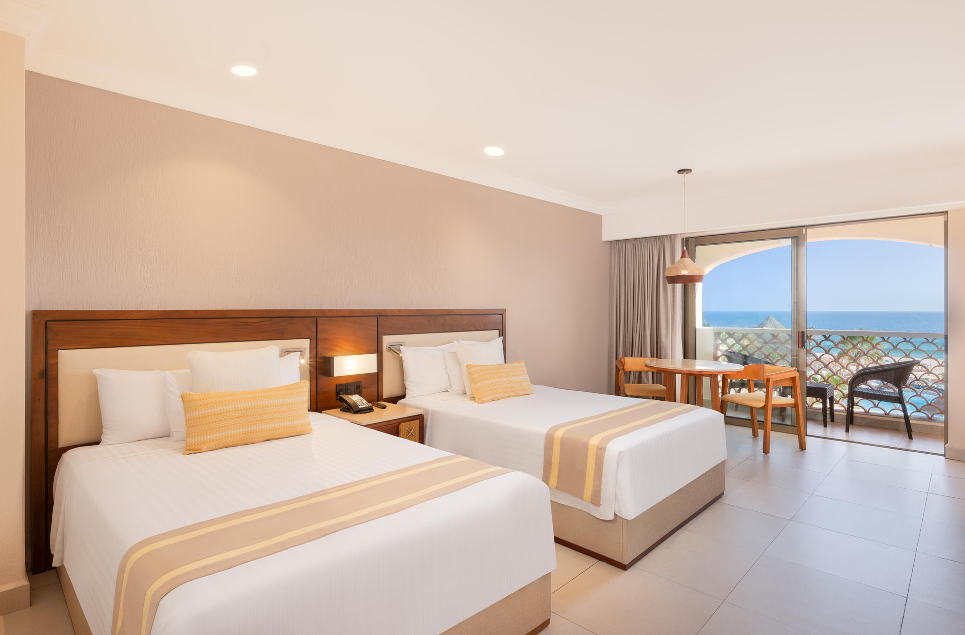 Superior, Sea View