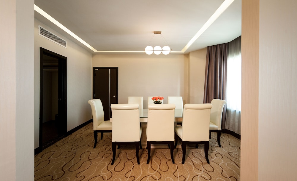 Promenade Hotel Kota Kinabalu 52/67