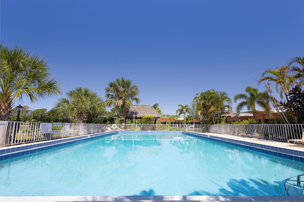 Warm Mineral Springs Motel 19/45