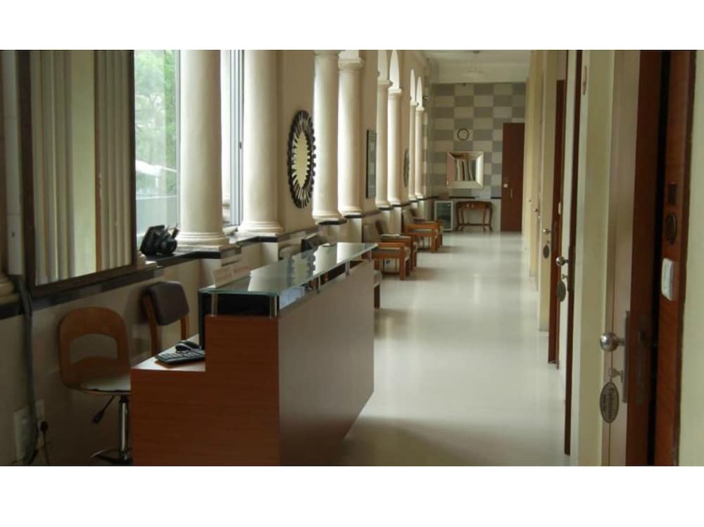 Hotel Elphinstone Annexe 44/53