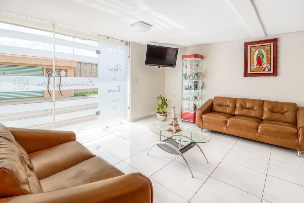 OYO Hotel Familiar Tollan 28/38