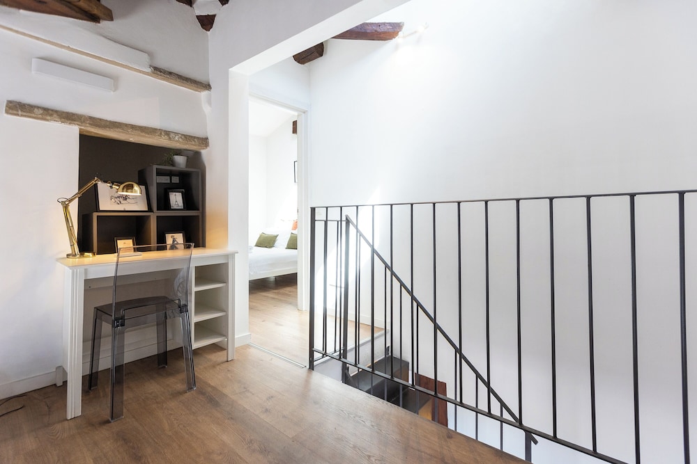 Rental In Rome Rosselli Palace Apartment 5 2/49