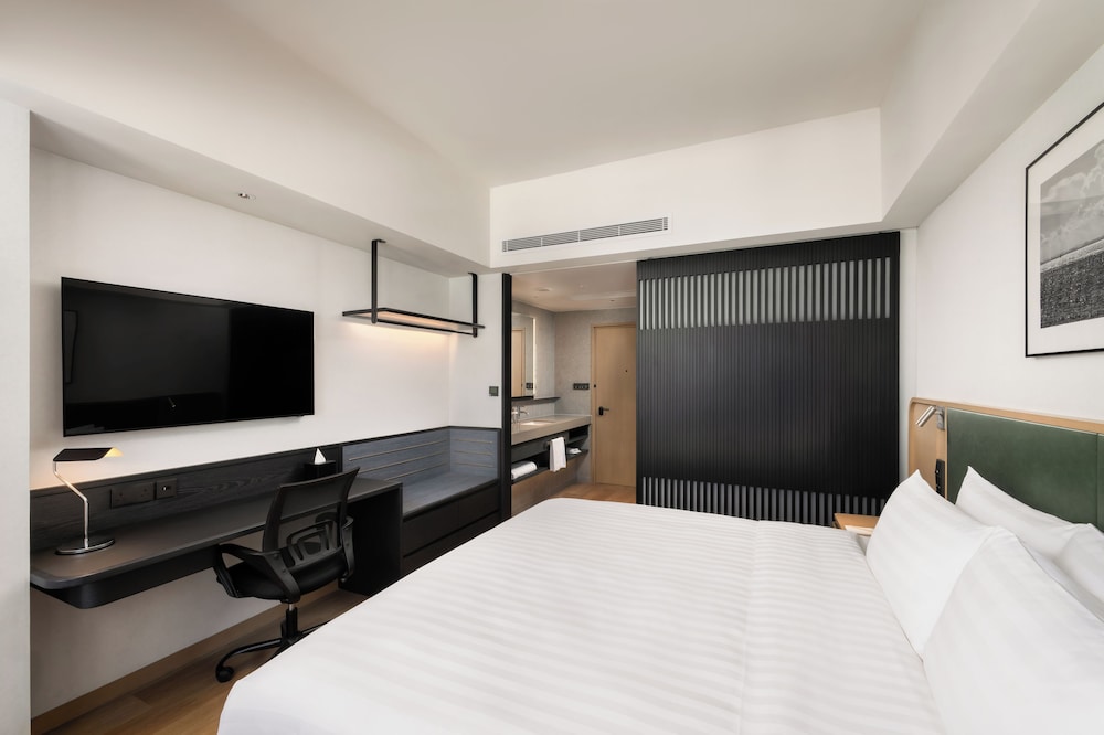 MOUNTAIN, CLUB, KING BED
