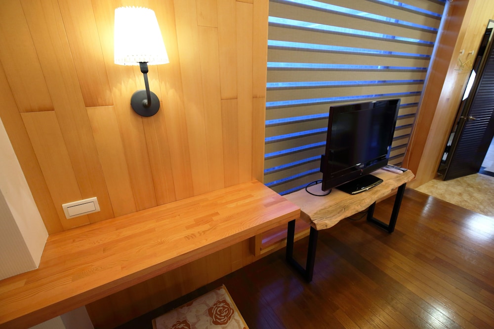 Cypress House 23/49