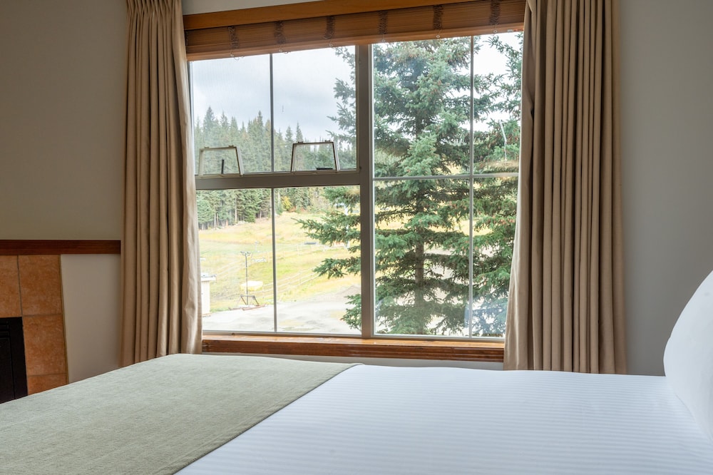 Sundance Lodge 13/22
