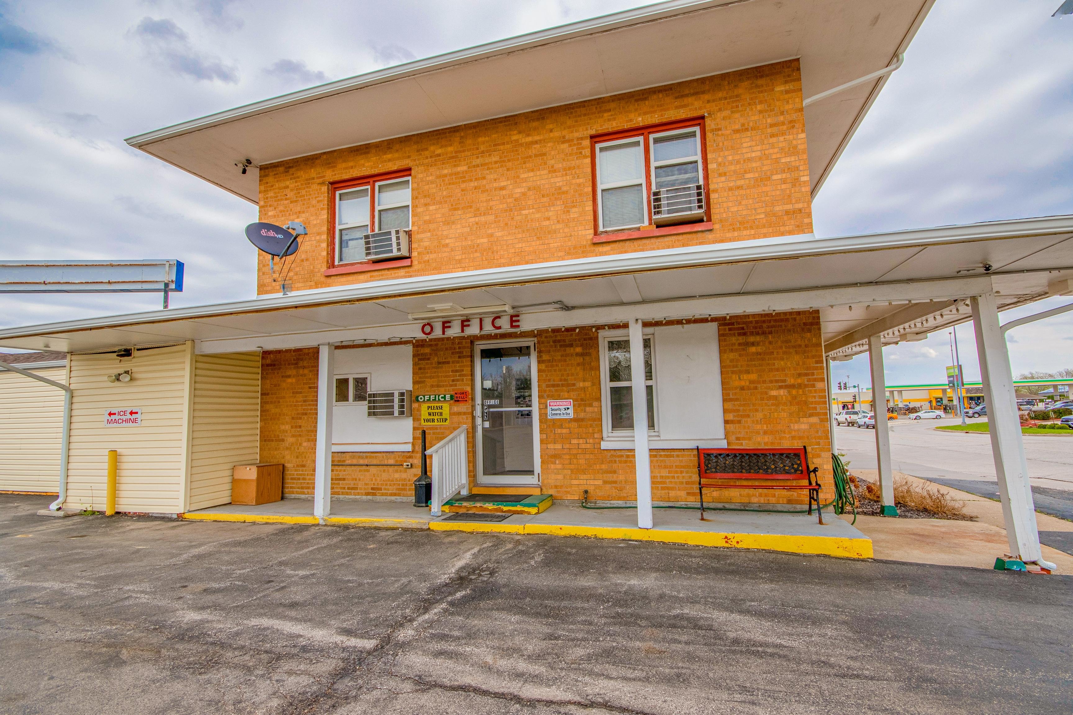 Travelier Motel 51/58