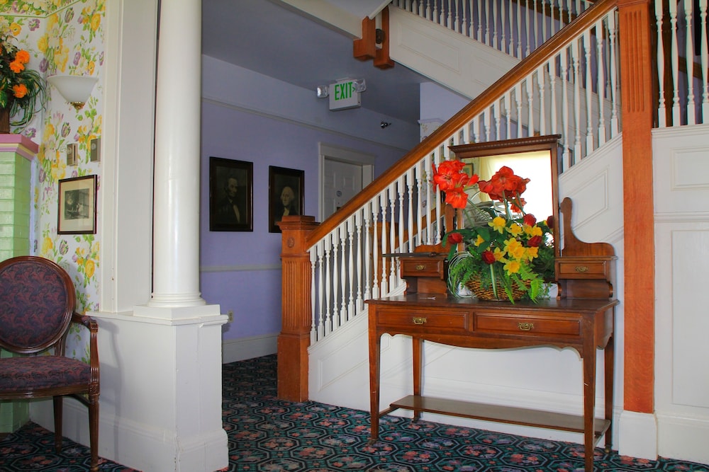 Inn on Mackinac 11/50