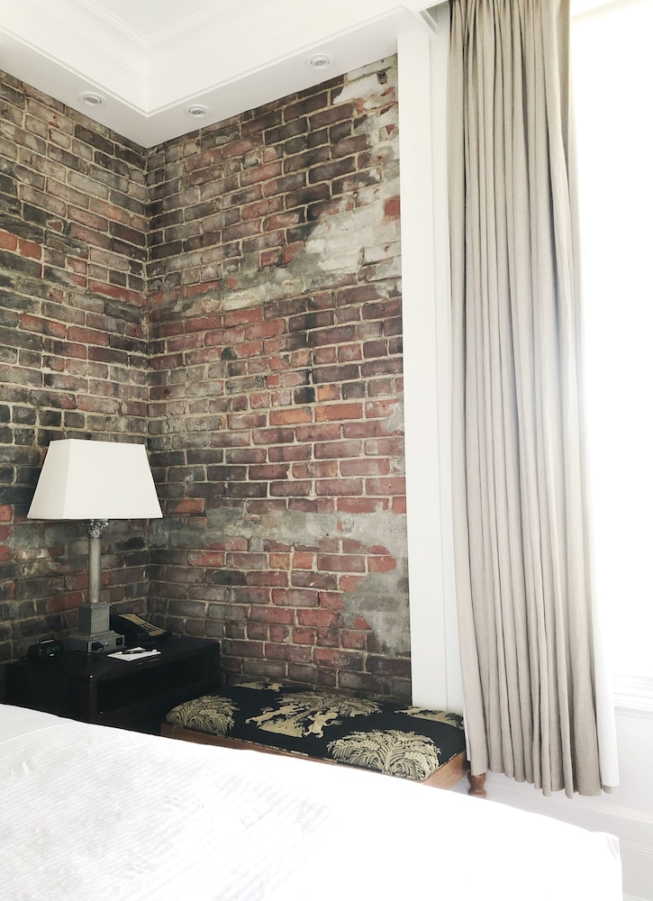 Victorian Hotel 45/74