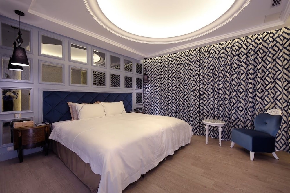 Uher Luxury Resort Hotel 8/50