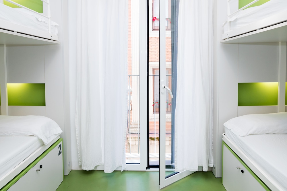 Sant Jordi Hostel Gracia 23/31