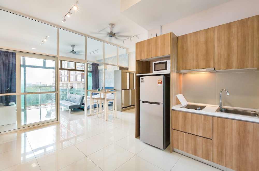 Palazio Serviced Apartment 48/50