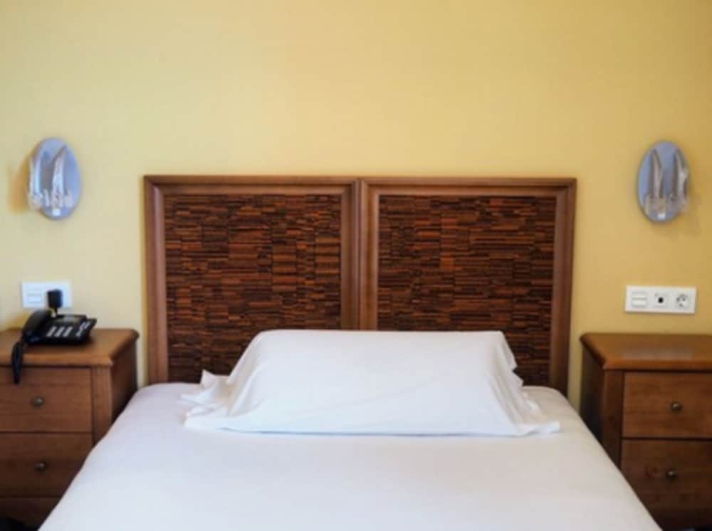 Hotel Humanes 33/65