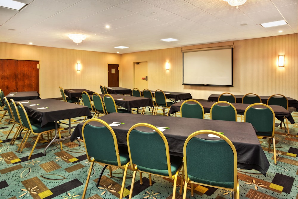 Days Inn by Wyndham Plattsburgh 26/37