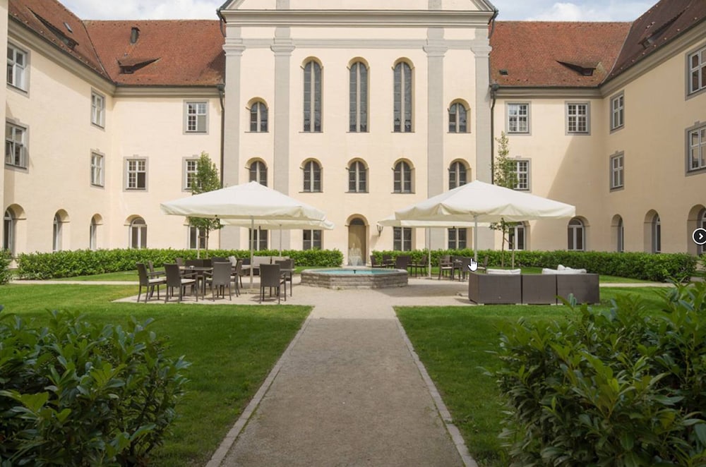 Kloster Holzen Hotel 24/32