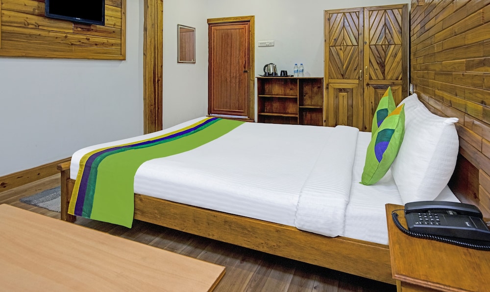 Treebo Trip Omega's Stay Inn 13/25