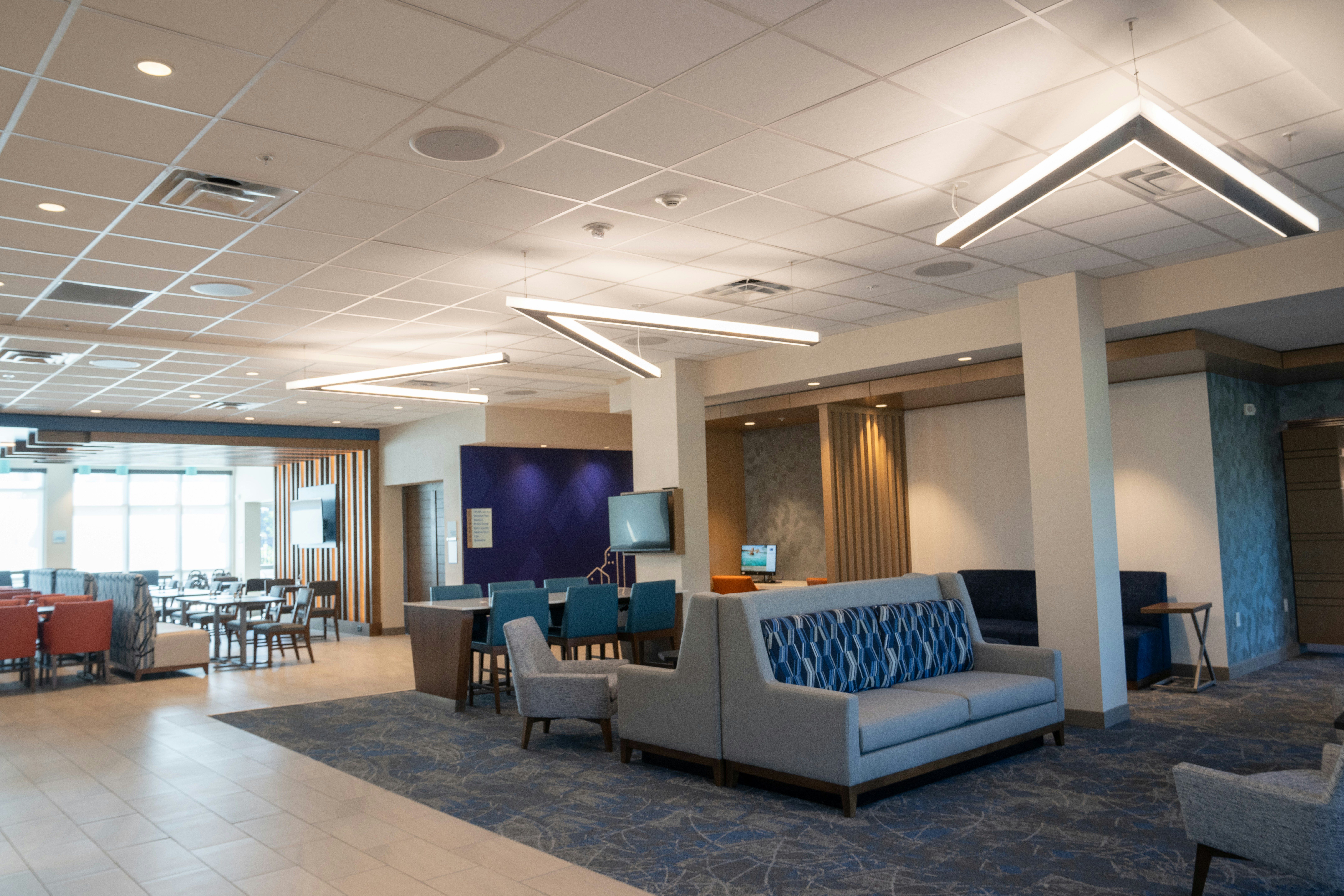 Holiday Inn Express & Suites Fort Walton Beach - Eglin Area, an IHG Hotel 29/50